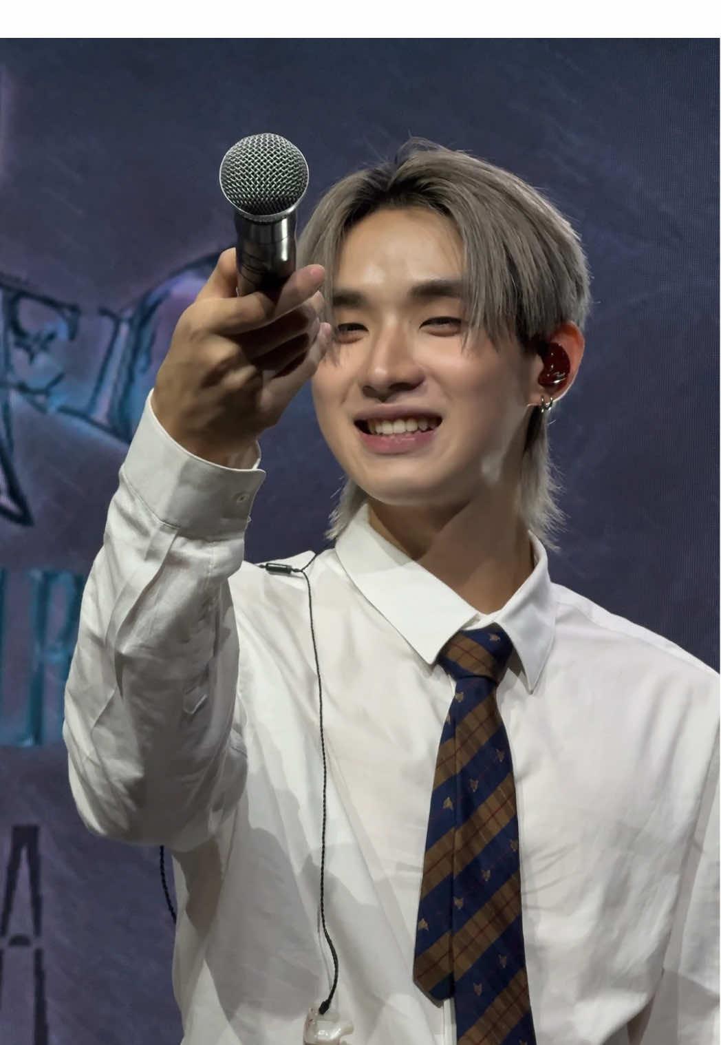 27.09.25 souncheck หน้าเบลอหลังชัด (Foreground) - Hong Focus #LYKNTOURxMANILA #hongshihoshi @ตี๋โบ๊เบ๊  #LYKN