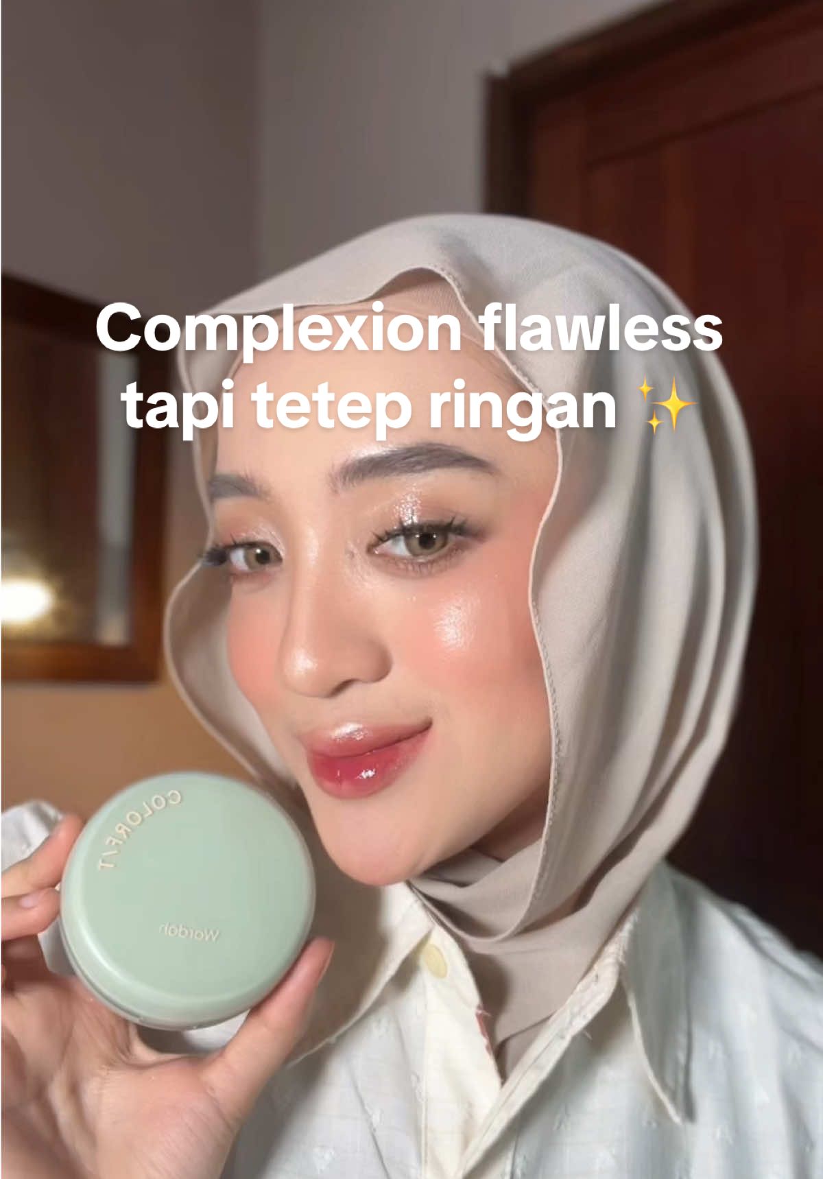 Sekali tap, langsung flawless ✨ Cushion ini bener-bener bikin kulit keliatan natural tapi tetap coverage maksimal 😍 #cloudcushion #wardah 