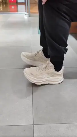HOKA-BONDI 9 รองเท้าวิ่ง #รีวิวรองเท้า #HOKA #รองเท้าHOKA #รองเท้าวิ่งhoka #HOKABondi9 #ป้ายยารองเท้า #รองเท้าวิ่ง 