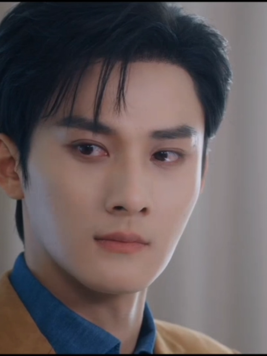 si vemos desde la perspectiva de wenlang el tambien sufre por no tener a gao tu y no poder espresar sus sentimeintos asia el, menos sabiendo que es beta y tiene su omega 💔💔💔 #wenlang #omegaverse #DESIRETHESERIES #desire #BL 