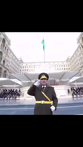 Anasını övladsız, övladını atasız, bacısını qardaşını qardaşsız, qoyub vətəni bizə əmanət edən hər kəsin ruhu qarşısında baş əyirik. Kaş sizlər üçün əlimizdən gələn bir şey olardı…@bypirkhiyeff 