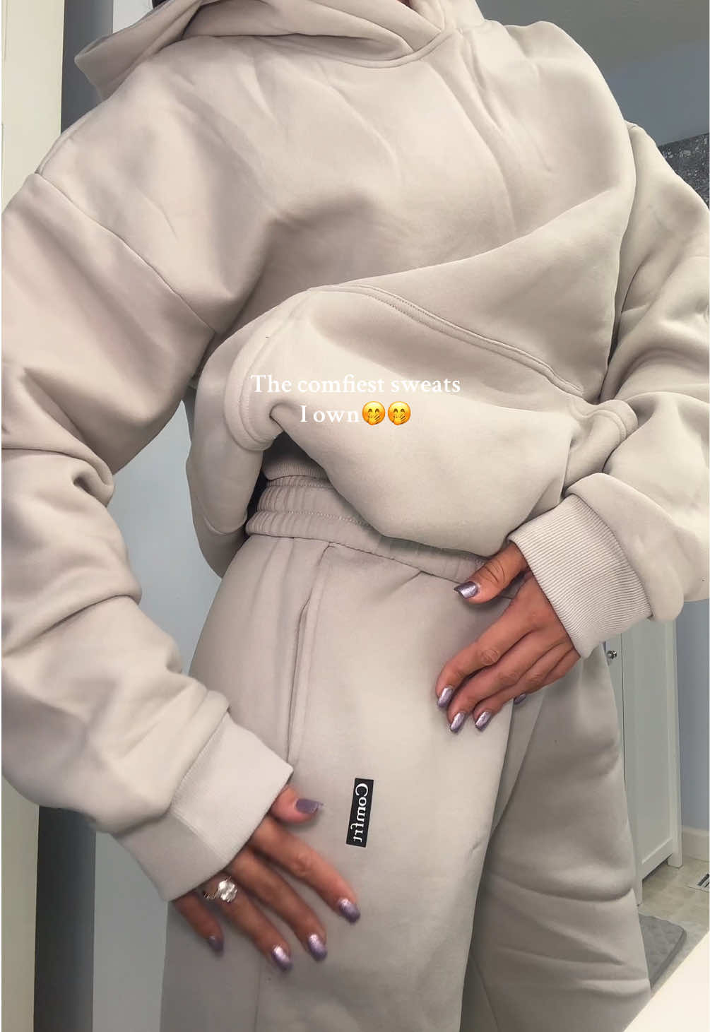 Living in this sweat set!!! @Comfrt #comfrt #comfrtsweatpants #comfrtset #sweatpants #baggysweats 