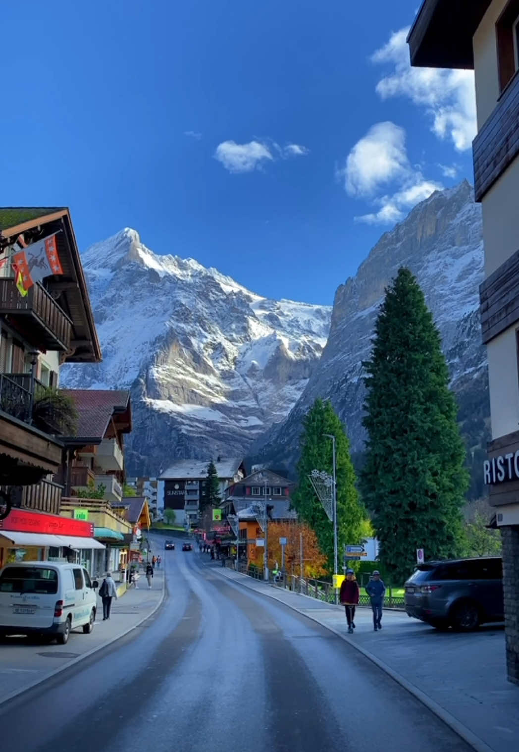 📍Grindelwald, Switzerland 🇨🇭 Follow for daily Swiss Content 🇨🇭 📌 Save this for your trip to Switzerland 🇨🇭  🎥 by: @swisswoow  #berneroberland #switzerland #mountains #schweiz #swissalps