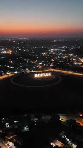 بعد قليل من محافظة بابل ..  وضع حجر الاساس لأبراج بابل السكنية و فندق الجنائن المعلقة و انشاء اكبر نافورة راقصة في العراق 