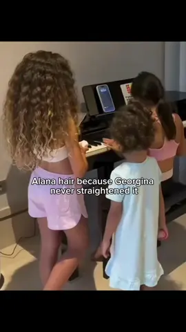 #georginarodriguez #foryoupage #ronaldo #alana #curlyhair 