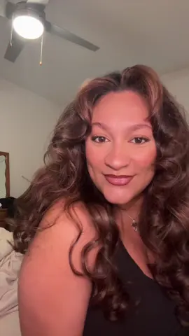 @Fable & Mane @Kitsch @Kenra Professional @amika @Kérastase #kerastase #flexirods #heatlesscurls #curlyhairtostraighthair #blowouthair 