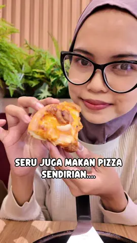 serunya makan pizza sendirian #promomakangajian #promoseruweekend #promotiktokgo #pizzahut 