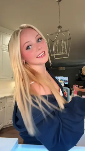 good morning 😄 #blonde #aritzia #tiktok