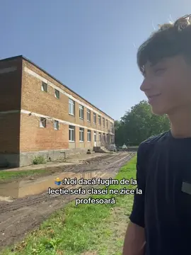 șefa mănâncă plăcintă☺️ #clasa9a #fyp #school 