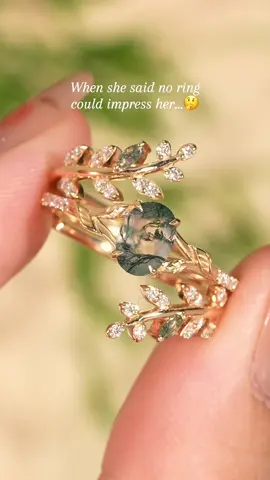 🌿💍#gemsmagic #leafring #natureinspired #engagementring #mossagate 