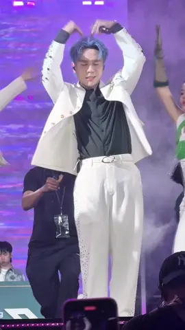 Idol Hút Tóc xanh cute quá BIDV Show Quang Hùng MasterD #quanghungmasterd #Quanghungmasterd #muzik 