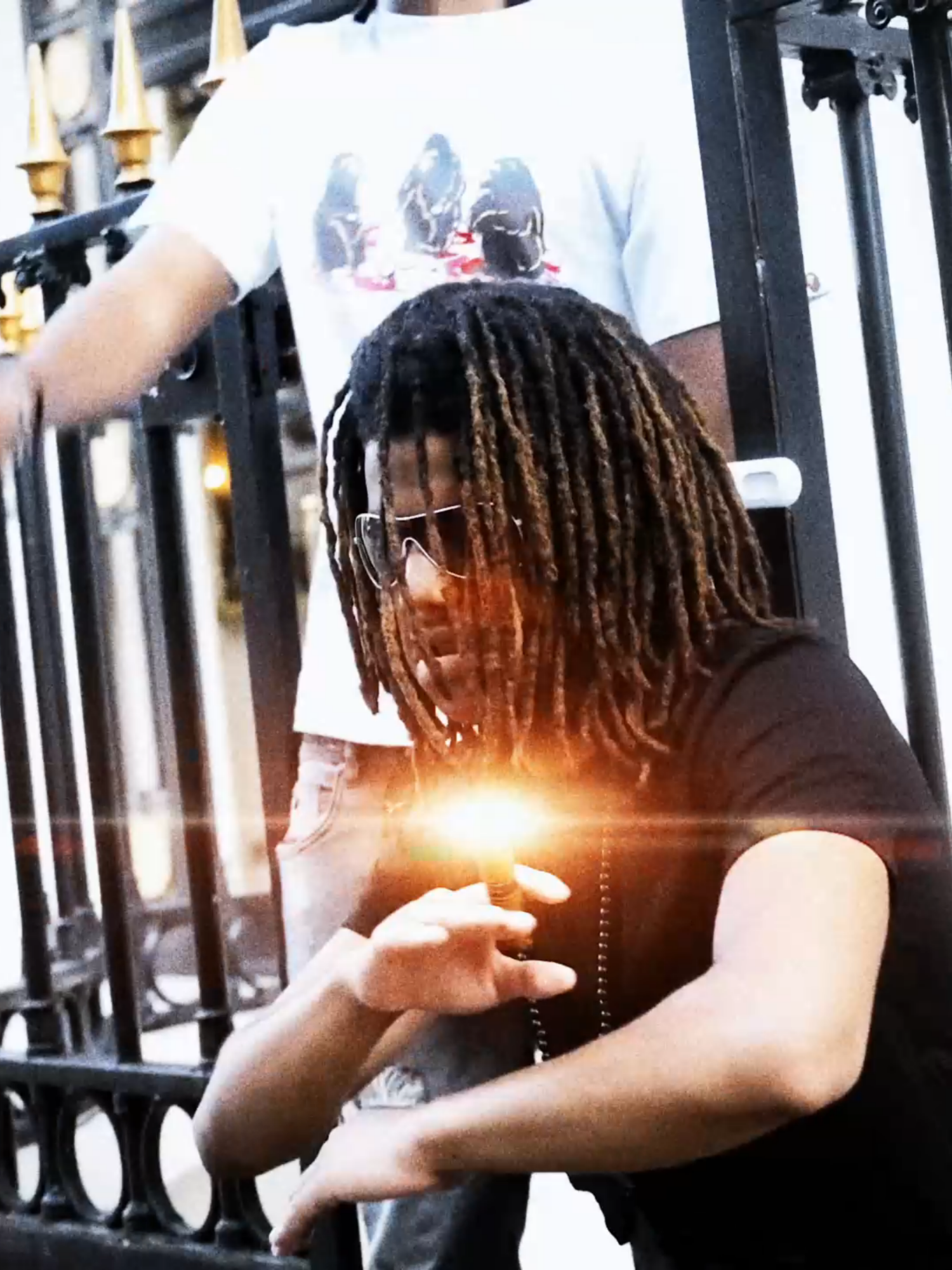 j'ai pas le titre - @sakigagnoa  * REMET !  * Tout mes packs de presets dispo sur mon site internet tom4real.com abonnez vous comme ca je le met en bio directement... #saki#edit #ae #aftereffectsedit #edits