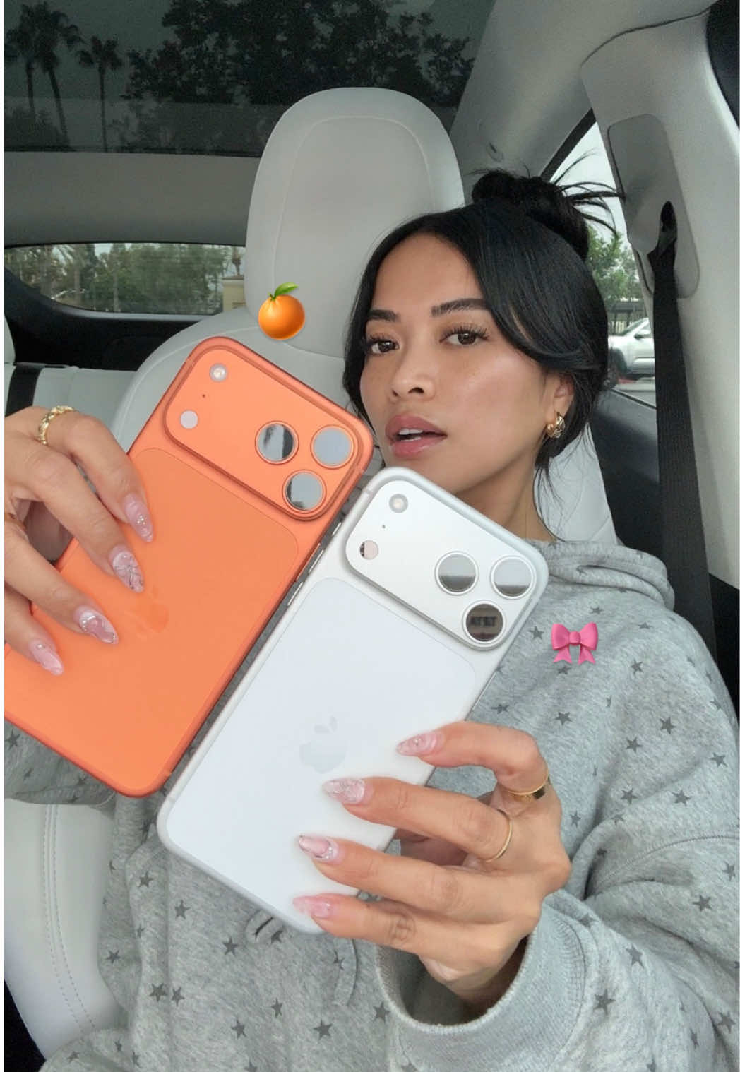 who’s hand was that 🧐 and more importantly which color should I keep? iPhone 17 Pro Max 2TB Cosmic Orange and Silver ASMR unboxing @apple 