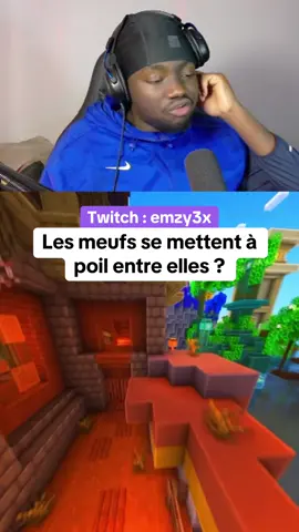 Les meufs se mettent à poil entre elles ? #emzy #clipsdetwitch #relation #meuf #poil 
