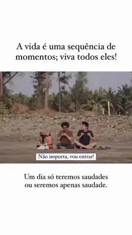 Viva com intensidade e valorize o tempo ao lado das pessoas que você ama, por que pior do que a ausência delas é não ter memórias criadas para se apegar!  #reflexao #mentalidade #amizade  #psicologia #bemestar 