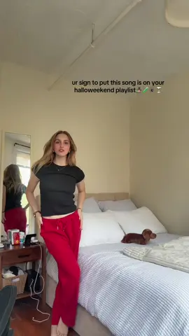 szn of the witch!!!! #halloween #halloweekend #halloweensongs #spookyseason #fall 