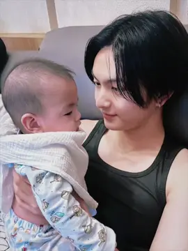 สายตาพี่เปอร์ที่มองเคเดน ดูอบอุ่นมากเลย พี่เปอร์เอ็นดูน้องมากเลยสิท่า แล้วจะรู้ตัวไหมว่าตัวเองก็น่าเอ็นดู 🥺💗 ( #copperdechawat #CADEN )