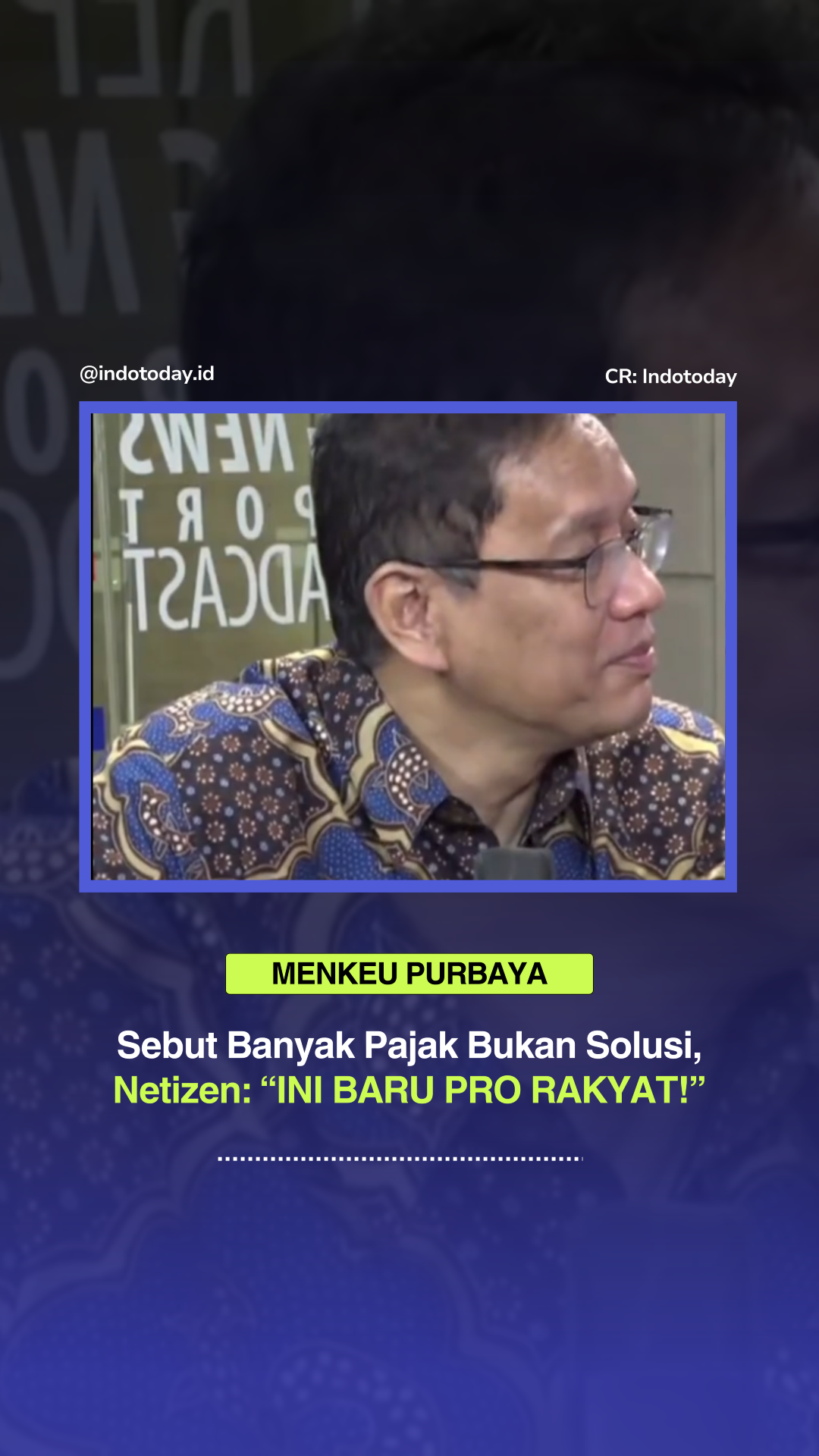 SETUJU DENGAN PAK MENKEU? 🤔 ______ Menteri Keuangan Purbaya Yudhi Sadewa mengingatkan bahwa kenaikan pajak bisa berdampak pada perlambatan ekonomi. Menurutnya, pemerintah perlu menyiapkan insentif agar uang terus berputar di masyarakat dan daya beli tetap terjaga. Dengan begitu, belanja masyarakat tidak terhambat meski ada kebijakan fiskal yang lebih ketat. Purbaya menegaskan bahwa kunci penerimaan pajak bukan hanya soal tarif, tapi juga bagaimana rakyat merasa aman dengan pendapatannya. “Kalau pendapatan terus datang, rakyat tidak akan ragu membayar pajak,” ujarnya, menekankan pentingnya menjaga keseimbangan antara penerimaan negara dan pertumbuhan ekonomi. follow @indotoday__ DM for credits or remove CR: TT/adian_bcx #pajak #uang #menterikeuangan #indotoday