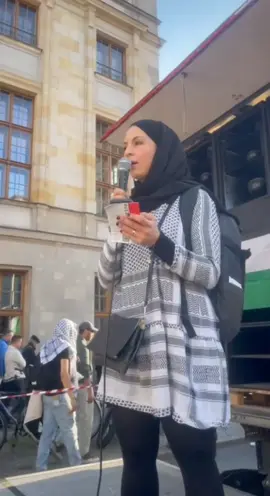 Rede (Teil 2) unserer Vorstandsvorsitzenden Salsabil Hamadache auf der Großdemo für ein freies Palästina in #Berlin #zusammenfuergaza #b2709 #freepalestine #Gaza 