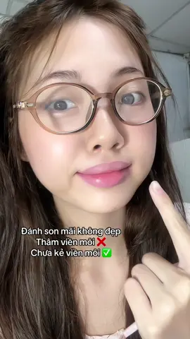 Chưa kẻ viền môi đó mấy nàng :)) #flortte #chikevienmoi 