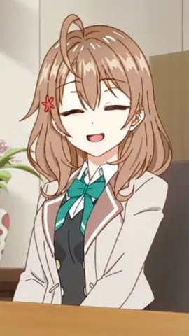 ¡Atención, fans de Roshidere! ¿Ya superaron el último episodio? Porque nosotros seguimos obsesionados con la dinámica única de Alya y Masachika. Este romance escolar anime no es solo otro slice of life; es una montaña rusa de malentendidos adorables gracias a un pequeño detalle: ¡Kuze entiende ruso! La forma en que Masachika se contiene al escuchar las confesiones disimuladas de Alisa Kujou en su lengua materna es oro puro de la comedia romántica. Si eres de los que buscan cada semana las transcripciones de las Frases en ruso Alya para saber exactamente qué está diciendo, ¡este es tu lugar! Estamos haciendo un re-watch especial de los Momentos más tiernos Alya y Masachika de la primera temporada. Es increíble ver la evolución sutil de su relación, especialmente en esas Mejores escenas de coqueteo en ruso anime. El anime, cuyo título completo es Tokidoki Bosotto, nos ha dejado con ganas de más. La pregunta que no deja dormir a la comunidad es: ¿Alya descubre que Kuze entiende ruso? (¡Sin spoilers para los que vienen de la novela!). Y por supuesto, todos estamos contando los días con la esperanza de saber Cuándo se estrena la segunda temporada de Roshidere. Mientras esperamos, no duden en buscar nuestro hilo de Comparación novela ligera y anime Tokidoki Bosotto para profundizar en la historia de las light novels. Finalmente, si prefieres disfrutar de la serie con acentos familiares, te recordamos que ya está disponible el Doblaje español latino de la primera temporada en la plataforma de streaming. ¡Una razón más para verla de nuevo! ¡Únete a la conversación usando el hashtag Roshidere y cuéntanos tu momento favorito! #roshidere #roshideretonarinoalyasan #alyasometimeshidesherfeelingsinrussian #tokidokibosottoroshiagodedere #anime 