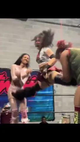 💋💋💋 don’t cha #corinnejoy #prowrestler #foryou #foryoupage #prowrestling 