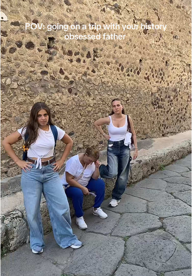 Spend a whole day talking about pompei 🥰 #fyp #naples #pompeii @Dj Tony 