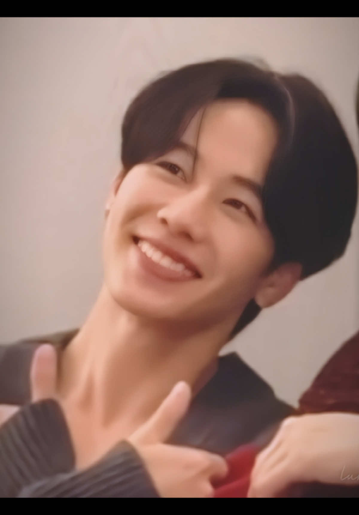 he's so prettyyy 💕 #warwanarat #วอร์วนรัตน์ #yinwar #fyp 