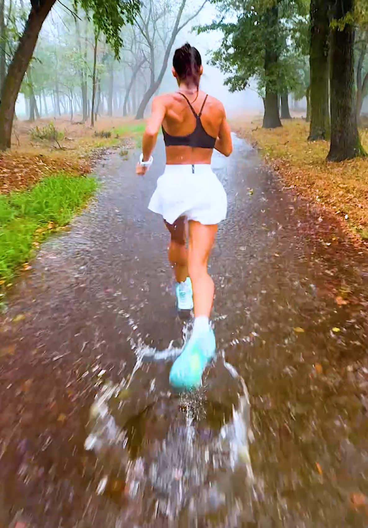 RUNNING SOUND ON WATER 😂🎶 I was doing 10x 400m when a STORM started and created this HUGE PUDDLE 😅 But even the huge puddle can’t stop me 💪 #Running #marathon #rain #motivation #inspiration 