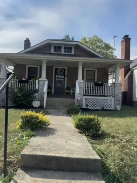 🏡✨ House Tour! ✨🏡 Welcome to your new family home in Columbus! 💕 This cozy 3-bedroom, 1-bath ranch is full of charm and ready for new memories. 🌟 Features you’ll love: ✅ Spacious living & dining areas for family gatherings ✅ Drywalled basement — perfect for a playroom, home gym, or extra storage ✅ Detached 1-car garage 🚗 ✅ Fully fenced yard — safe for kids and pets to play 🐾 ✅ Roof & water heater replaced in 2017 for peace of mind ✅ Fresh landscaping adds great curb appeal 🌿 📅 Come see it at the Open House this Saturday, 9/27/25! 💰 Listed at $160,000 📍 713 S Ogden Avenue, Columbus, OH 43204 Bring the kids, walk the yard, and picture yourself at home 🏡💫 ⸻ #ColumbusRealEstate #ColumbusHomes #FamilyHome #HomeSweetHome #somalitiktok  