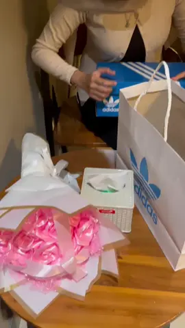 special gift🤍 #fyppppppppppppppppppppppp #adidasoriginals 