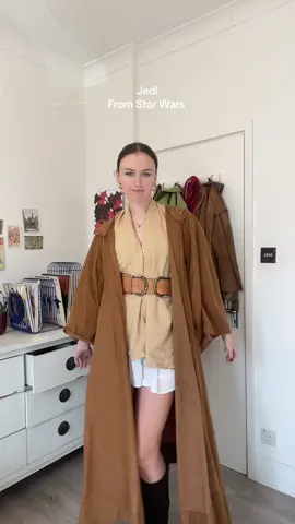 Easy Halloween costumes part 4 💀🎃🕺#halloween2025 #jedi #starwarscosplay #halloweencostume #halloweencostumeideas 