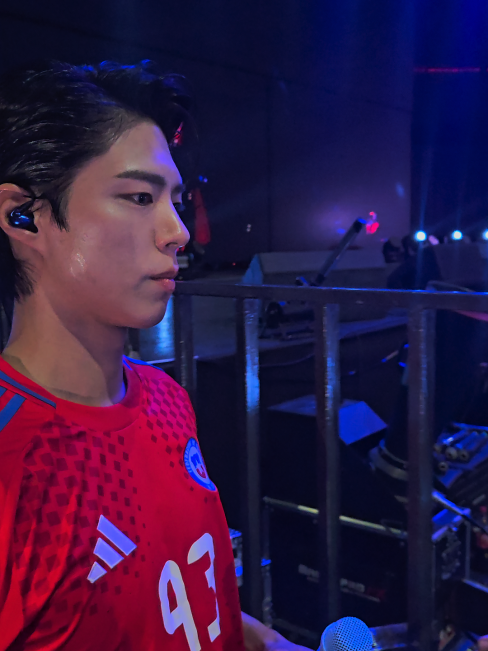 Bogummy precioso😍😍 no me dió la manito pero me dió el mejor side eye kwhsksjsksj #bogummy #bewithyou #parkbogum #bogum #chile 