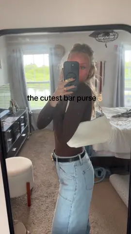 she’s perfect. #purse #ihavepurse #whitepurse #bar #shoulderbag #whitebag #creatorsearchinsights #barbag #fyp #viral #viralpurse #trending #fypシ゚viral 