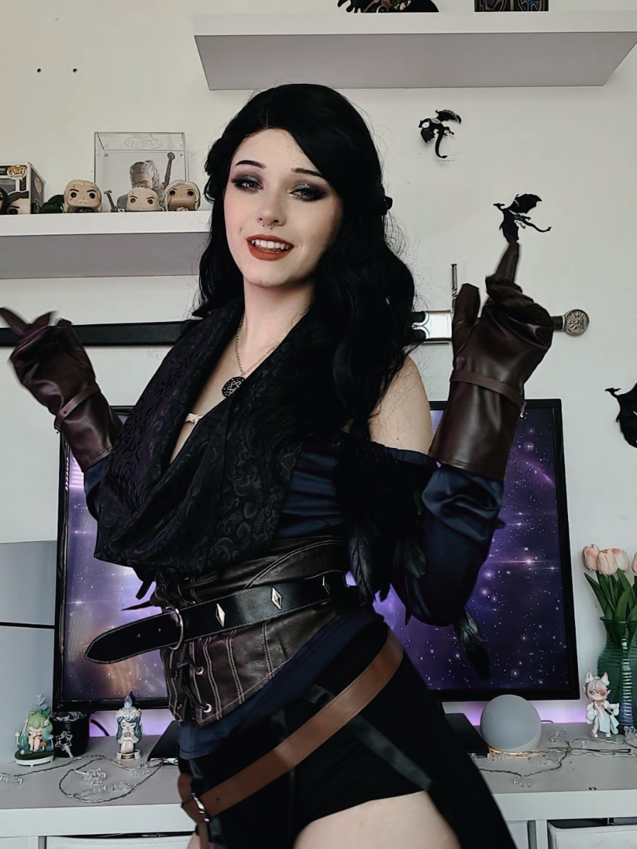 Join my twitch stream in 40 minutes ♡ #cosplay #yennefer #yennefercosplay #thewitcher3 #thewitchercosplay 
