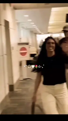 #دنياك_عندي_اجمل_شي_دنياك💔🥹  #حبيبي_عمري_حياتي_دنيتي_قلبي😚😌💞🌍  #مجرد________ذووووووق🎶🎵💞  #الُِعٍاشُقٌ  #لا_تشاهد_وترحل_بصمت_دعنا_نرى_أثرگ❤🥀 