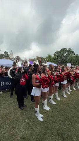 🔊🔊🔊 from SEC Nation @SECNetwork  #CollegeMarchingBand #MarchingBand #GeorgiaBulldogs #GoDawgs #SECNation 