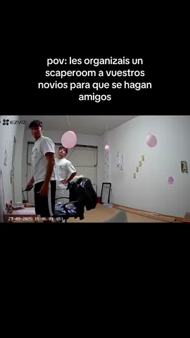 wow #couple #scaperoom 