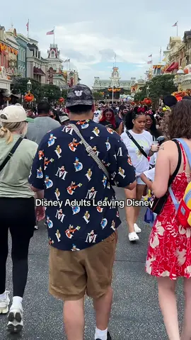 How Disney adults leave the castle 😂 @Shelby the Disney girly  @Park Hopping Hannah  #disneyparks #disneyworld #disney #magickingdom #disneyadult 