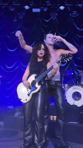 @yungblud QUEEN U ARE EXACTLY WHO U THINK YOU AREEE ! #yungblud #yungbludarmy #blackheartsclub #rock #guitar 