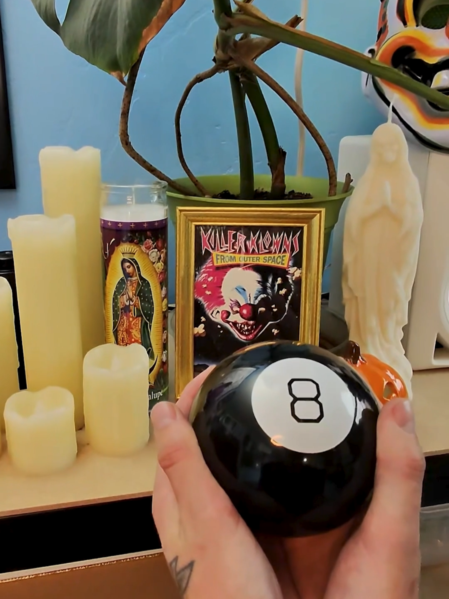 ASK THE MAGIC 8 BALL YOUR BURNING QUESTION #tattoo #tattooapprentice #howtotattoo #tattootips #tattooartist