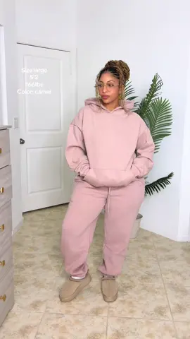 So cute! 😍😍😍 #oqq #sweatsuits #sweatsuitseason #cozyoutfit #tiktokshopfinds 