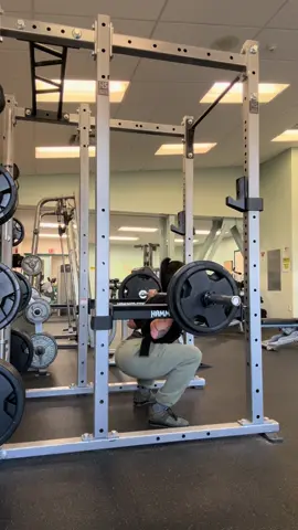 When you decide to Cold Start at 215 and your 3 rep max turns into a 7 rep warm up 😆 #bodybuilding #bodypositivity #gym #GymTok #fyp 