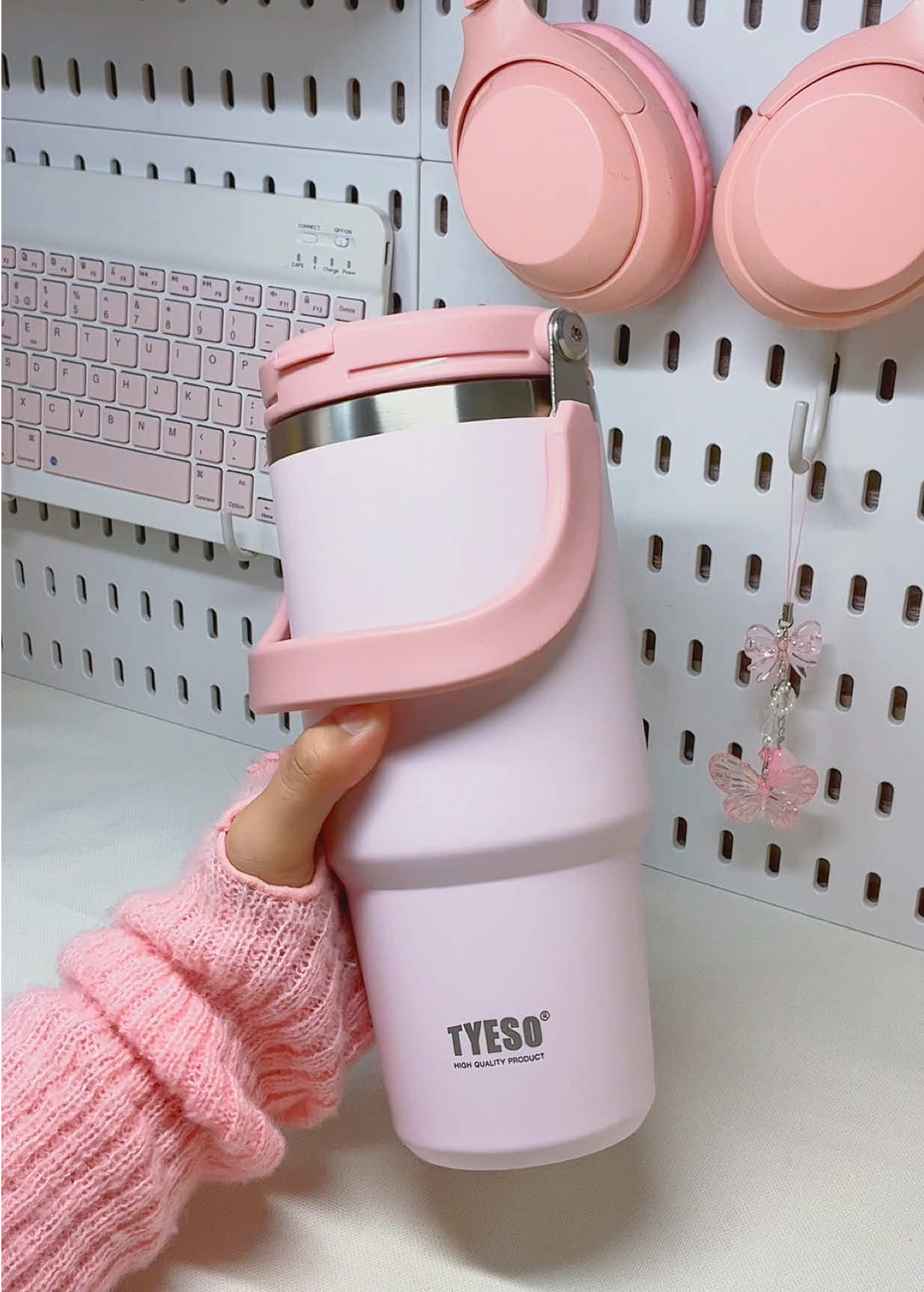 obsessed with this pink tumbler! 💓💓  #tyeso #tyesotumbler #tumbler #tumblersoftiktok #vacuuminsulatedtumbler 