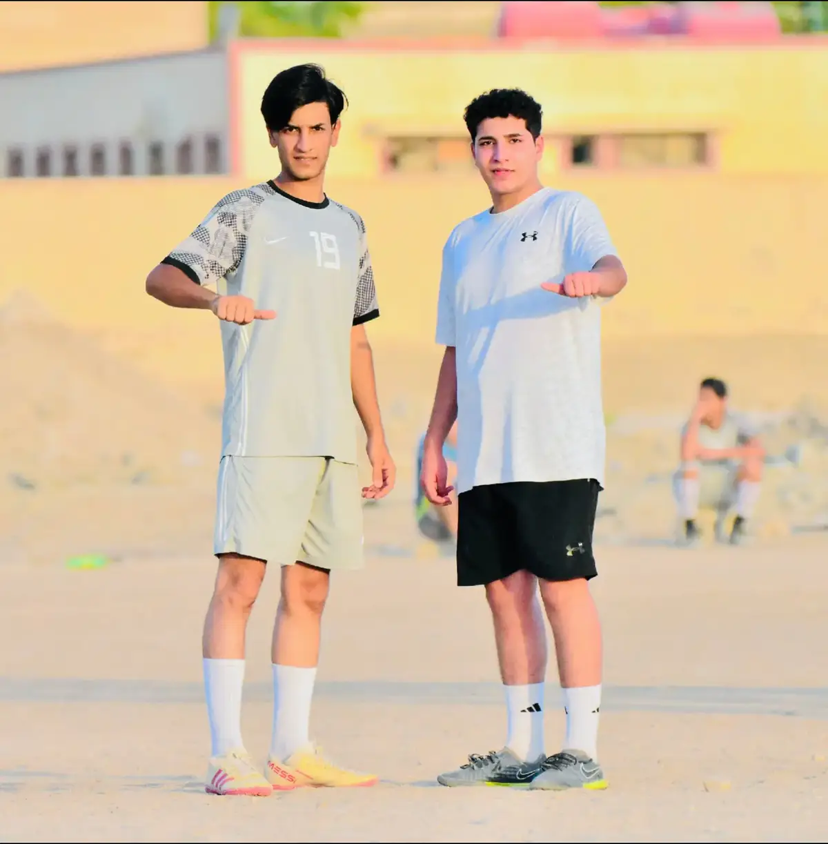 . . . . . . . . . . . . . .#نبيل_الاديب #فيزياء #ولادة #livewithlowfollowers #الايكات생일축하해사랑해❤_فولو_متابعة💛 @علوش آأإ 