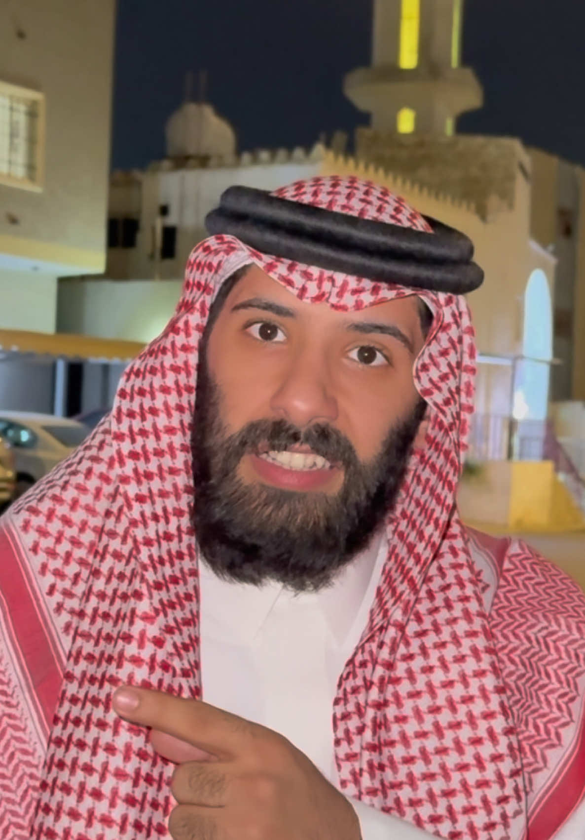 بعض الناس لا جاء يصلي #طارق_العمري 