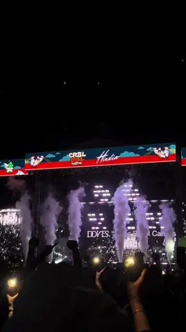 malem minggu ngapelin baskara dan dinyanyiin everything u are ini mah😍🤍🌪️💥😋 @Team Hindia @Hindia @CRSL Land Festival #everythinguare #hindia #crsllandfestival #crslconcert #konserjogja 