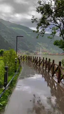 📍Uzungöl Trabzon 🍃 #uzungöl #uzungöltrabzon #trabzon #karadeniz#karadenizli #karadeniz #fyp #exploretheworld #traveltheworld #autumnvibes #thunderstorm