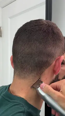 Part 7/9: EASY Beginner Self-Haircut Tutorial | How To Cut Your Own Hair 💇‍♂️ Save this📌! Comment “Tools” and I’ll send you my recommended self-haircut toolkit for FREE 💇‍♂️ —and help you save $1,000–$3,000 a year by never going to the barbershop again 📥 P.S. Comment “Clay” for 15% OFF your first order @kovrashair #selfhaircut #menshaircut #menshair