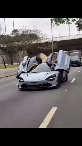 Noite carioca 🏎️💨 . . #mcryansp  #CapCut  #maclaren  #Lifestyle 